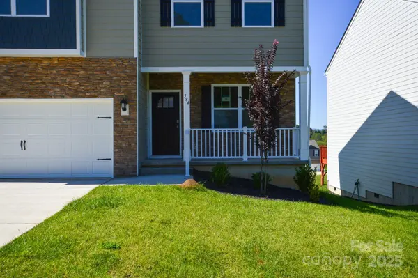 584 Country Oak DR, Asheville, NC 28804