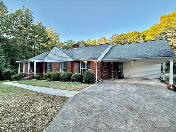 43 Pinecrest AVE, Great Falls, SC 29055