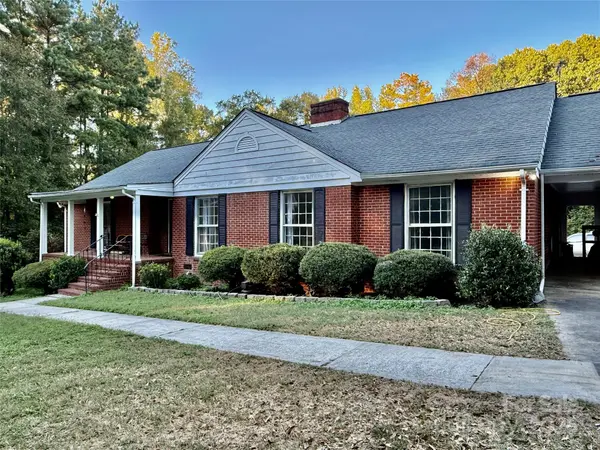 43 Pinecrest AVE, Great Falls, SC 29055
