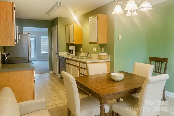 3640 Cheshire Woods DR, Winston Salem, NC 27106