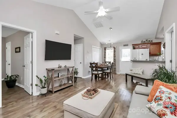 2524 Gelsinger AVE, Bessemer City, NC 28016