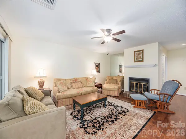 187 Tri Vista DR #1, Lake Junaluska, NC 28745