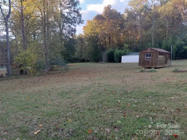 1900 Shady LN, Newton, NC 28658