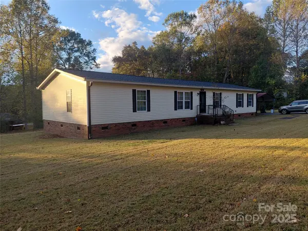 1900 Shady LN, Newton, NC 28658