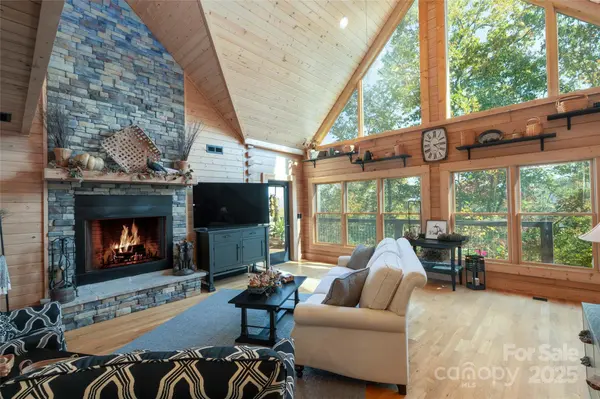 905 Jay Bird DR, Sylva, NC 28779