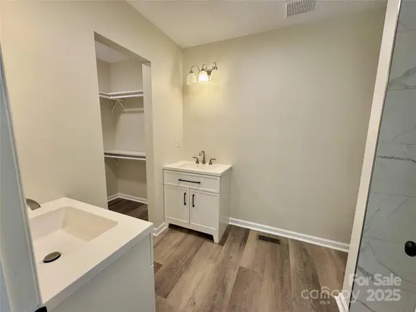 3849 Willard Hall PL, Lenoir, NC 28645
