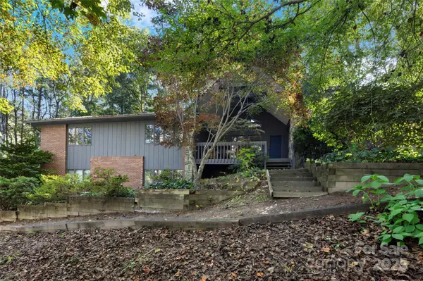 18 Brook Forest DR,  Arden,  NC 28704