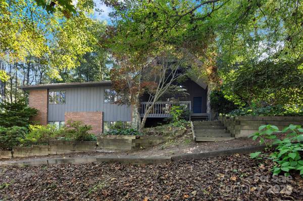 18 Brook Forest DR,  Arden,  NC 28704
