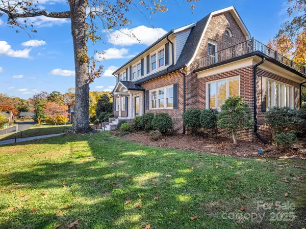 20 6th AVE NE, Hickory, NC 28601
