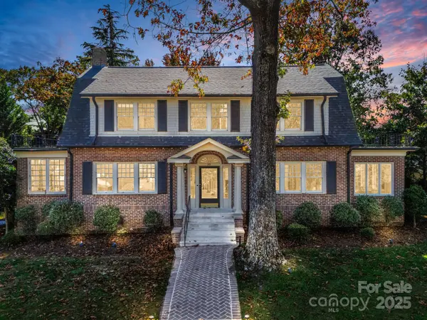 20 6th AVE NE, Hickory, NC 28601