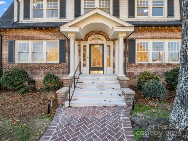 20 6th AVE NE, Hickory, NC 28601