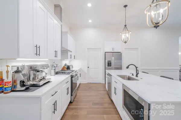 994 Cedar Crest LN, Florence, SC 29501