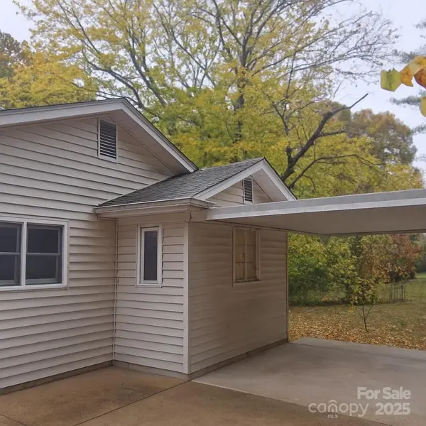 85 Carrier ST, Asheville, NC 28806