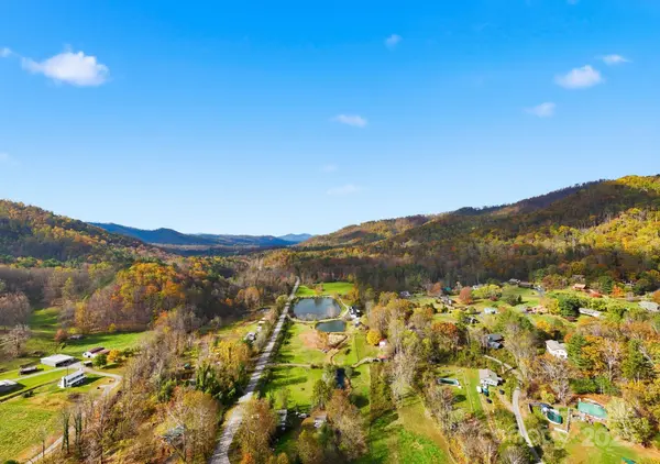 1100 Reems Creek RD, Weaverville, NC 28787