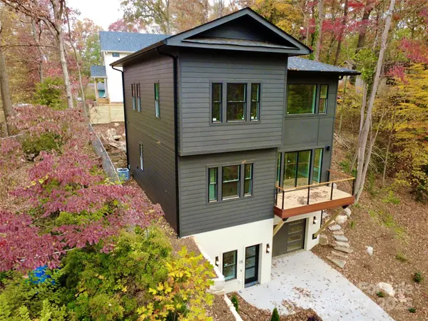 15 Perdue PL, Asheville, NC 28806