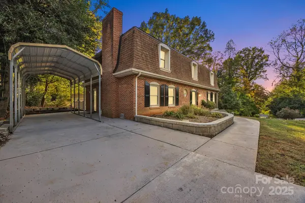 651 25th AVE NW, Hickory, NC 28601