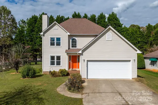 712 Painted Feather LN NW, Conover, NC 28613