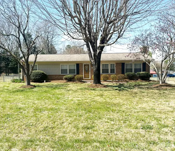 3157 28th ST NE, Hickory, NC 28601