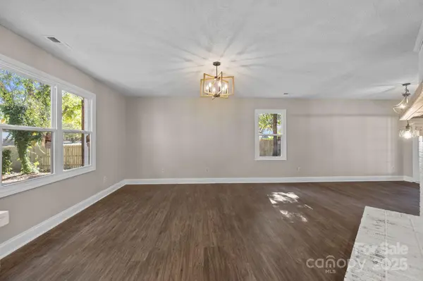 7415 Farm Gate DR, Charlotte, NC 28215