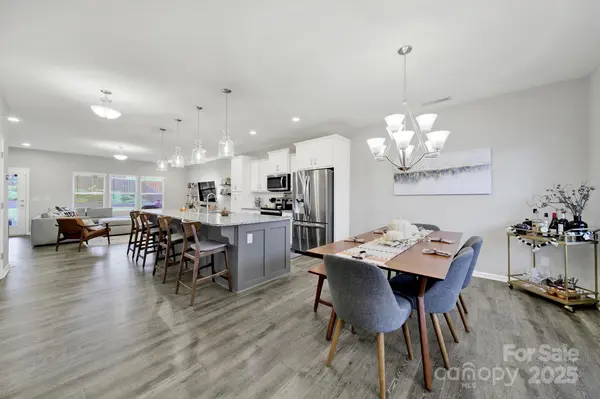 4115 Stockbrook DR, Charlotte, NC 28215
