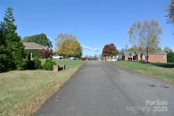 153 Kensington DR, Forest City, NC 28043