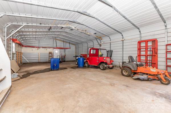 339 Howard Norton DR, Hiddenite, NC 28636