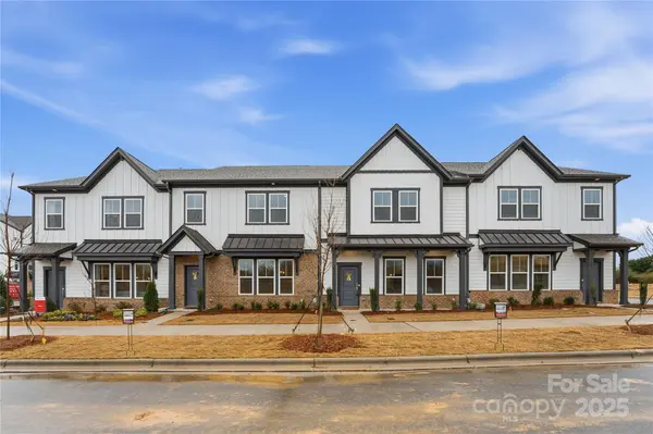 105 Silver Fleet DR, Indian Trail, NC 28079