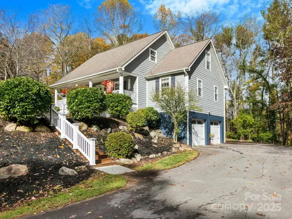 8 Alexander Chapel DR, Asheville, NC 28804