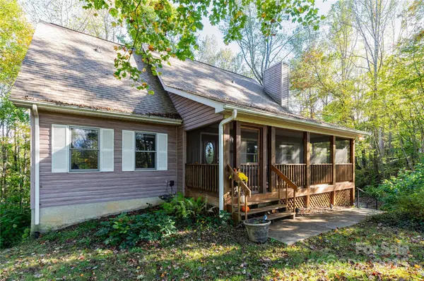 114 Courtney LN, Candler, NC 28715