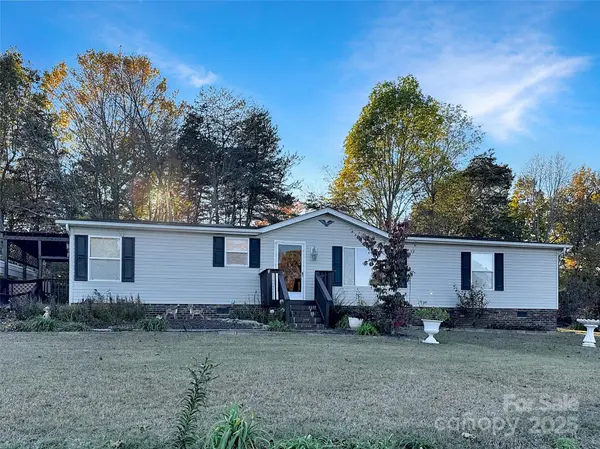 125 Cripple Creek LN, Statesville, NC 28677