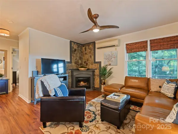 318 Grapevine CV, Waynesville, NC 28785