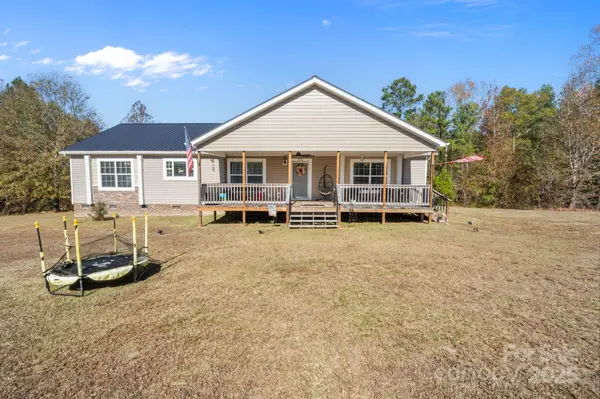 1732 Beach LN, Heath Springs, SC 29058