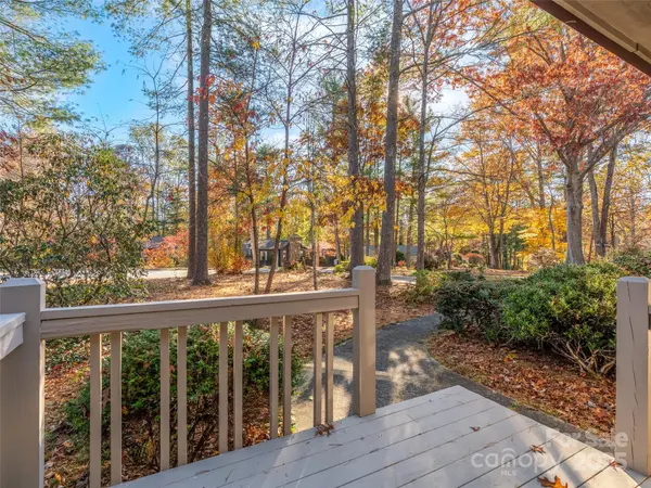22 Glen Crest DR, Arden, NC 28704