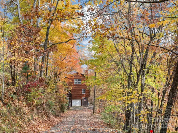 66 Saddle DR, Maggie Valley, NC 28751