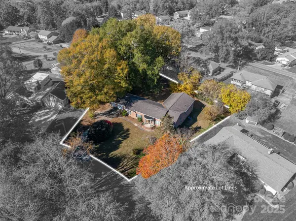 991 36th Avenue CT NE, Hickory, NC 28601