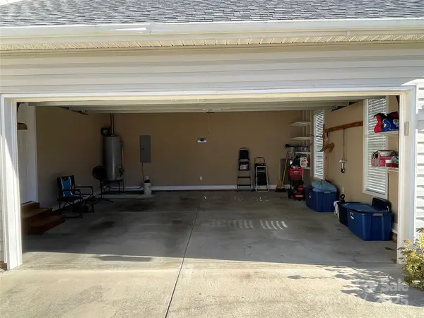 4040 Hereford LN, Dallas, NC 28034