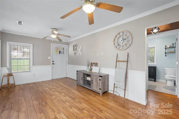 92 Wachayu DR, Clyde, NC 28721