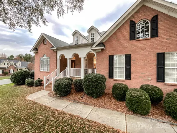 1004 Ivy Pond LN, Indian Trail, NC 28079