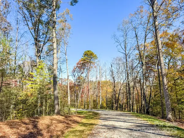 000 Reserve WAY #11, Hendersonville, NC 28739