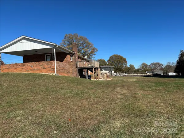 922 Rink Dam RD, Taylorsville, NC 28681
