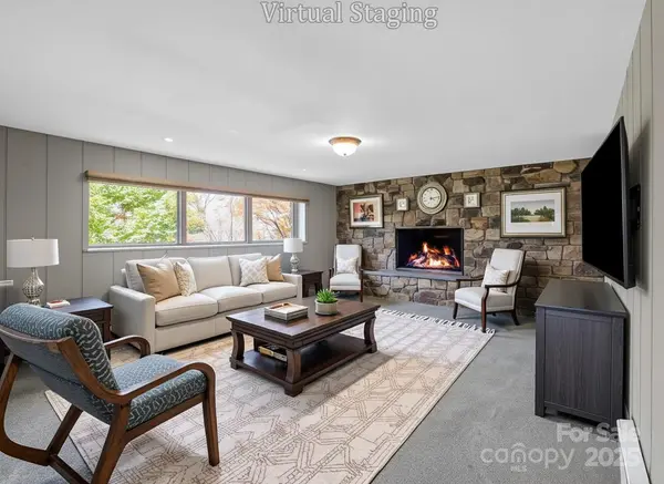 35 Fieldcrest CIR, Asheville, NC 28806