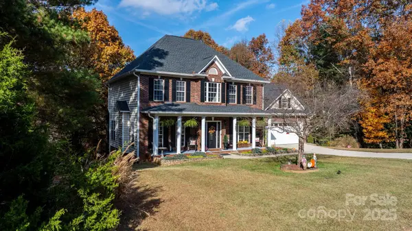 5665 Crown TER, Hickory, NC 28601