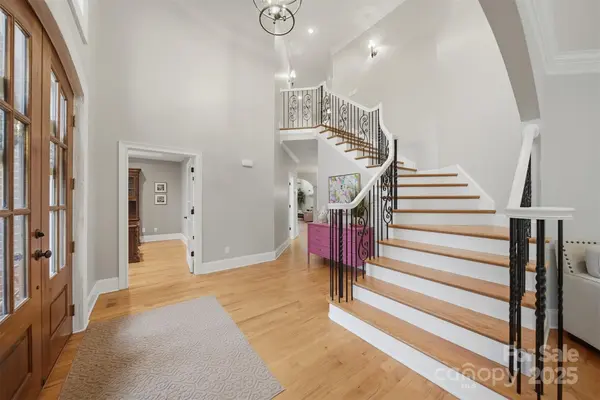 3710 8th Street PL NW, Hickory, NC 28601