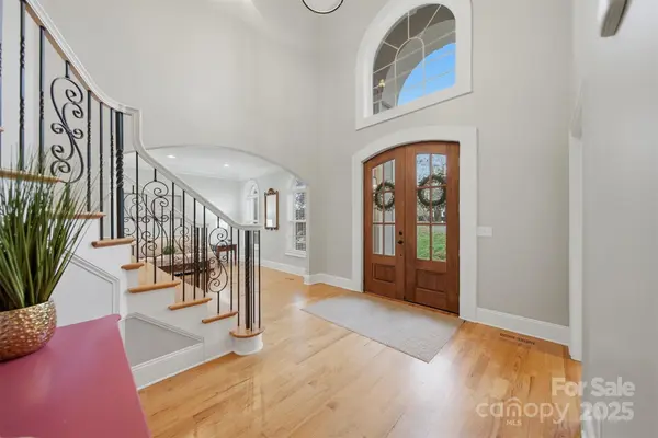 3710 8th Street PL NW, Hickory, NC 28601