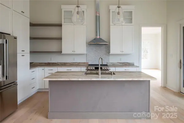 18 Snap Dragon CT, Asheville, NC 28804