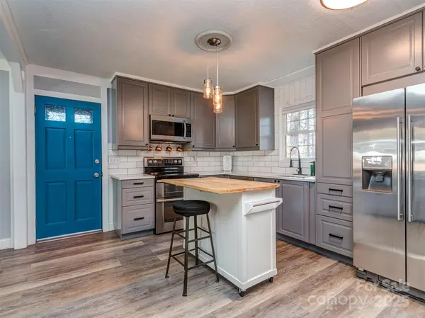1506 Kingston DR, Kannapolis, NC 28083