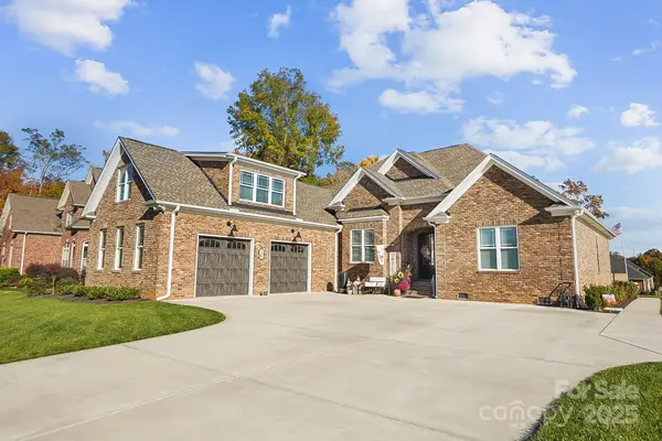 2102 Virginia Ellen CT, Stanley, NC 28164