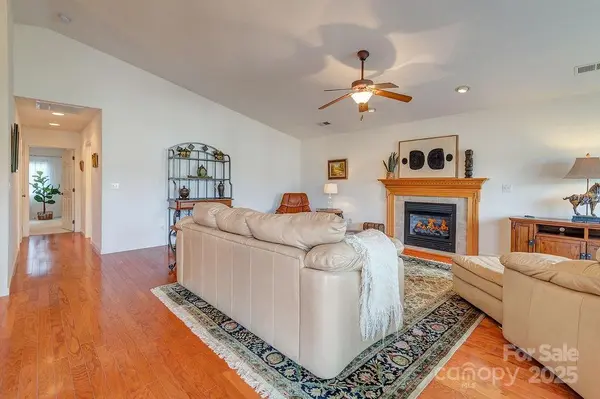 411 Kyfields ST, Weaverville, NC 28787