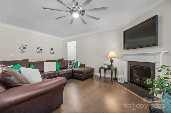 3976 Lake Breeze DR, Sherrills Ford, NC 28673