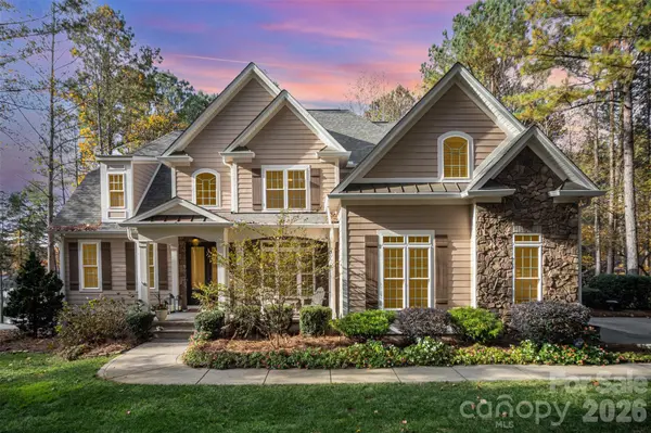 6782 Barefoot Cove CT, Denver, NC 28037